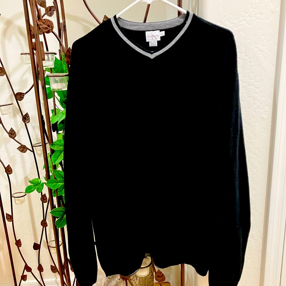 Men’s Calvin Klein V-Neck Sweater